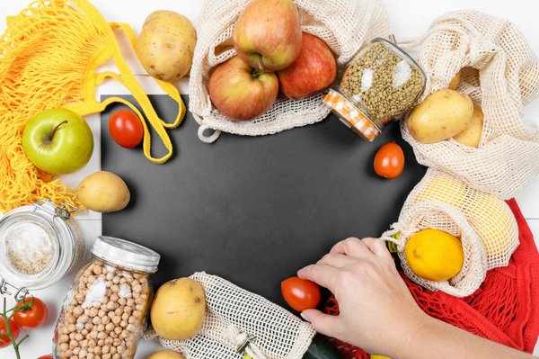 Quels types de sacs en cuir vegan sont adaptés pour un look professionnel moderne?