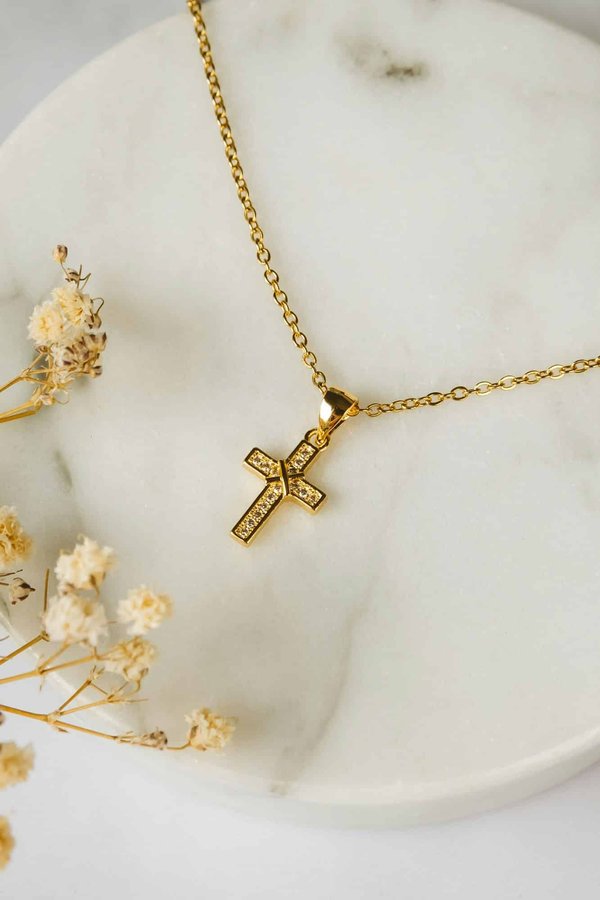 Bijoux croix : un accessoire spirituel au quotidien